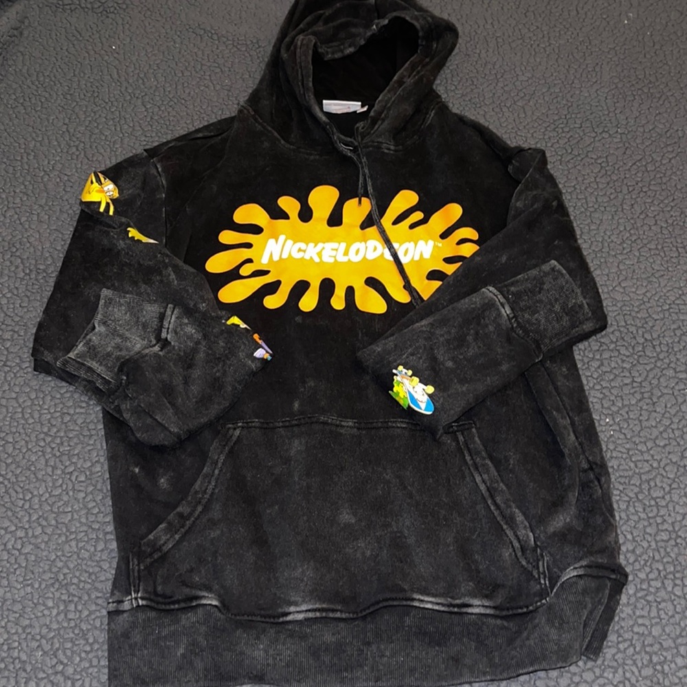 Nickelodeon Black Sweater. Size Medium in men.